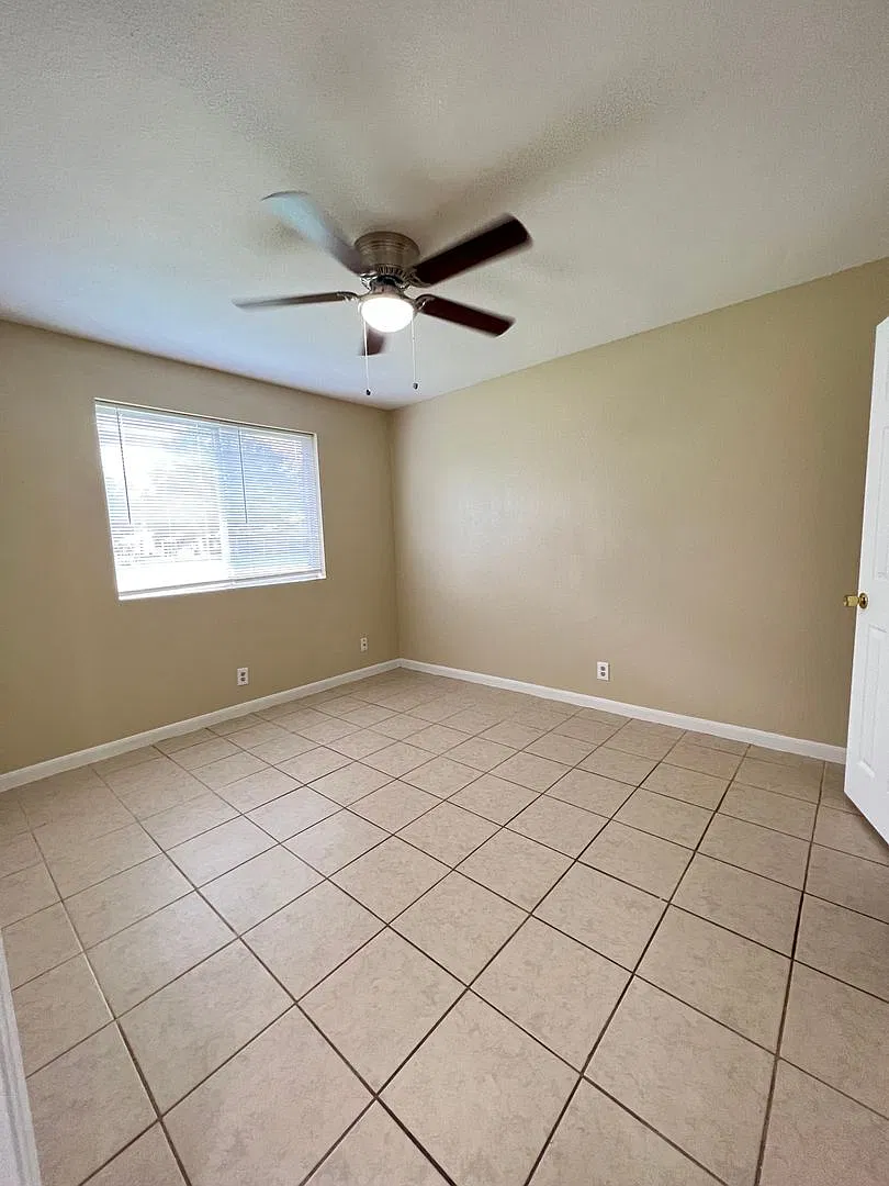 3BD/2BA duplex in Eagle Lake, TX. — Photo 4
