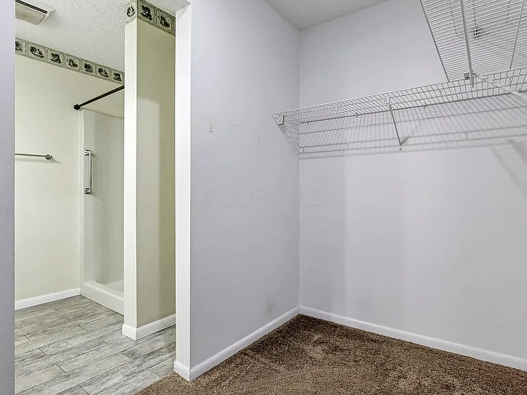 594 Moull St #11 — Photo 8