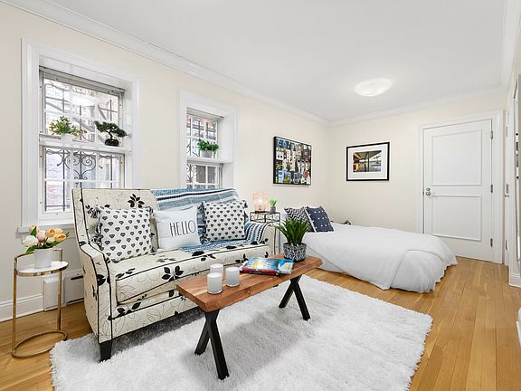 2nd image of 265 W 94th St #262-1/2