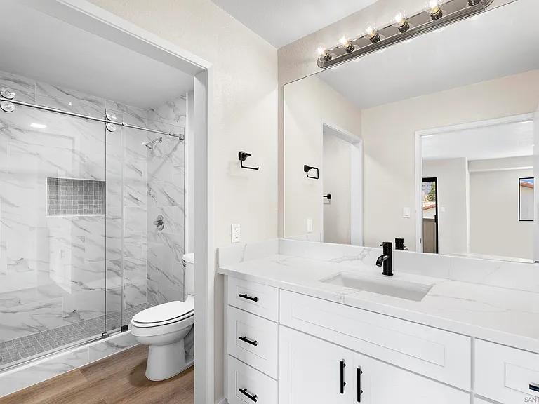 3878 La Jolla Village Dr — Photo 17