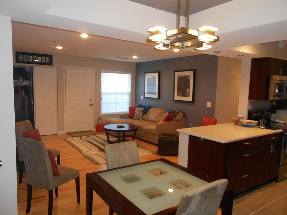 Living Room/Dining Room