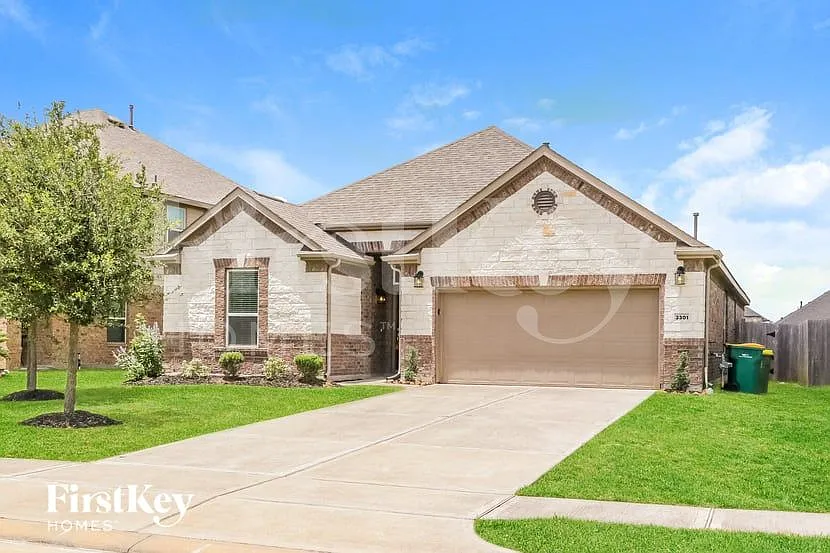 3 bed, 2.0 bath, 2180 sqft, $2,470 — Photo 2