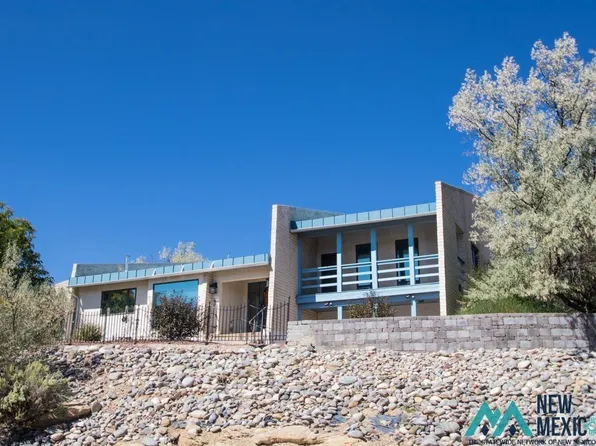 810 Plateau Dr, Gallup, NM 87301