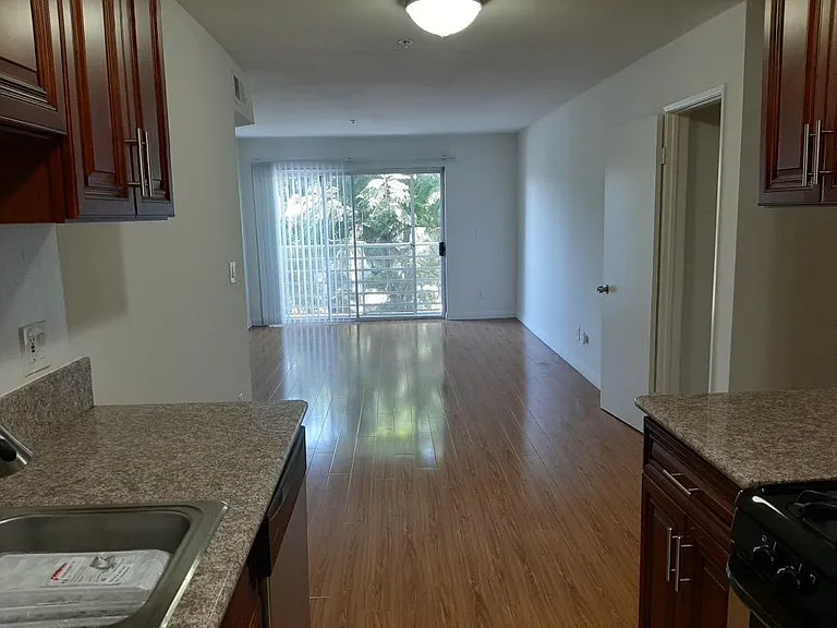 Edgemont Apartments — Photo 14