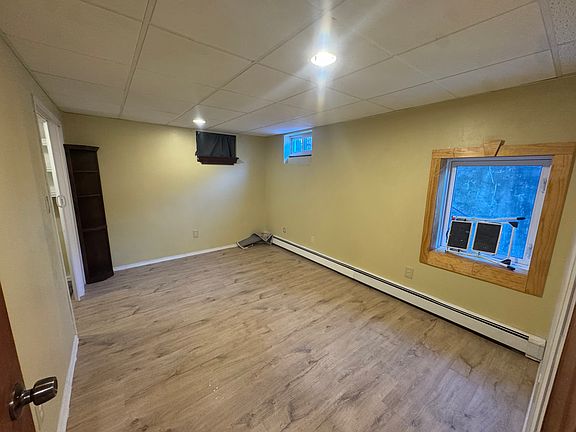 4th image of 63 Corbin Ave