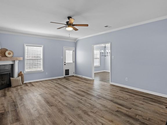 2nd image of 2422 Canterbury Ct