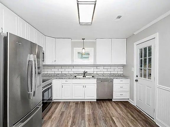 3rd image of 605 Westwood Cir