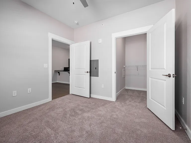 Reserve at Mott — Photo 11