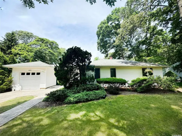 4605 Peconic Bay Boulevard, Laurel, NY 11948