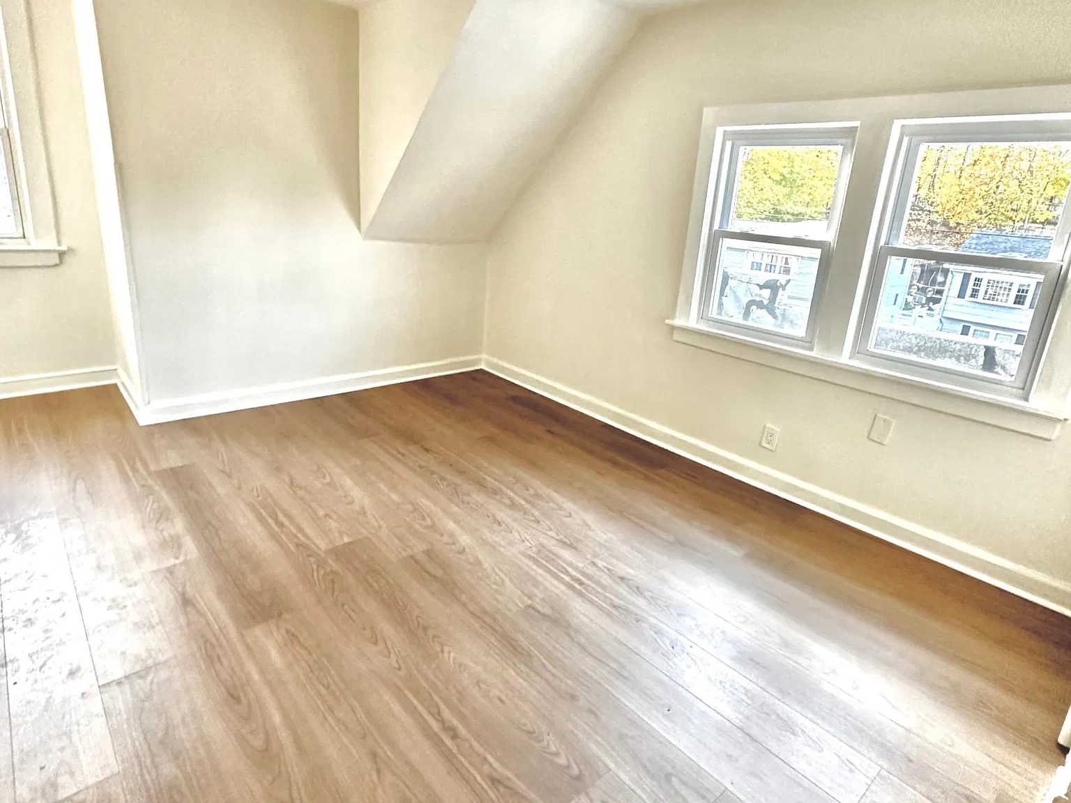 75 Willowdale Ave — Photo 3