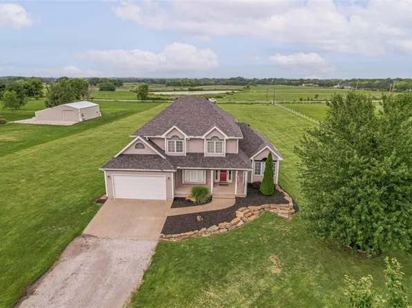 8702 NE 151st St, Liberty, MO 64068