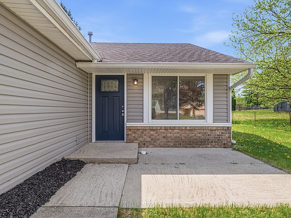 3rd image of 5617 Simmul Ln