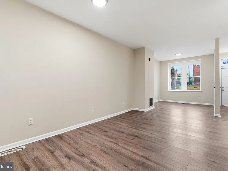 1817 N Gratz St — Photo 10