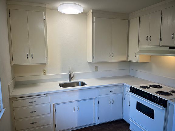 5th image of 551 Ortega Ave #15