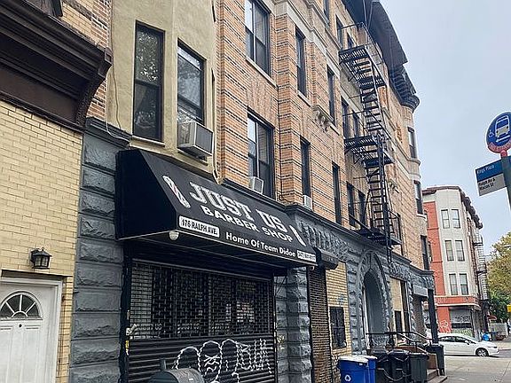 4th image of 692 Macon St #9FAM