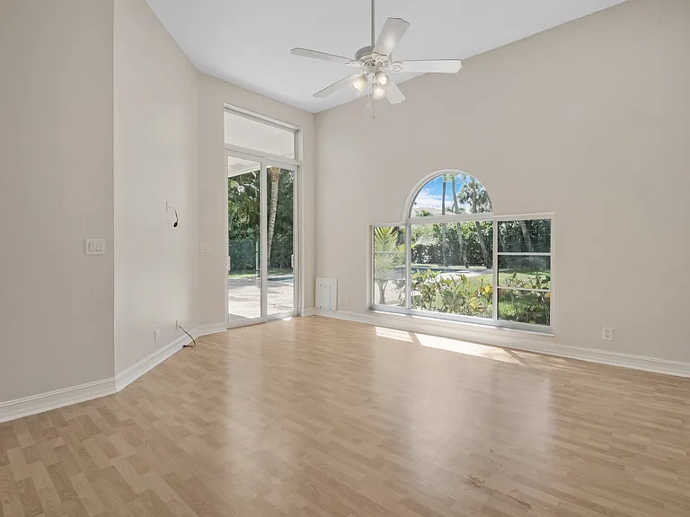1680 SW 14th Dr — Photo 21