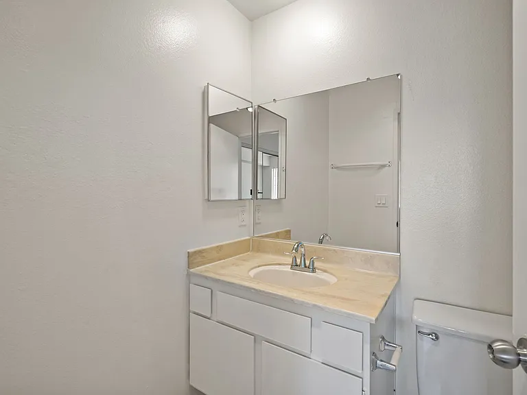 10845 Camarillo St #202 — Photo 14