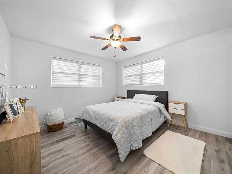2819 Cleveland St — Photo 21