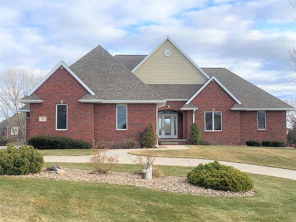 1st image of 41 Lakeside Dr