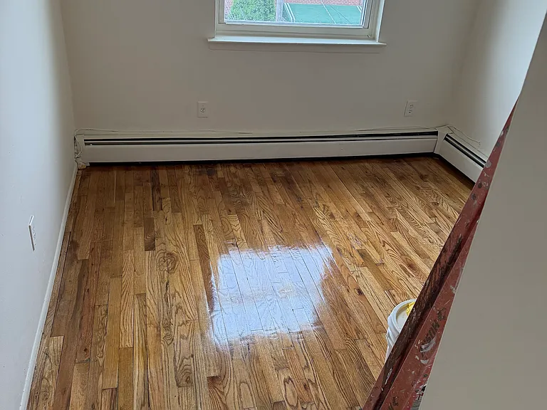 1035 E 218th St #2 — Photo 6