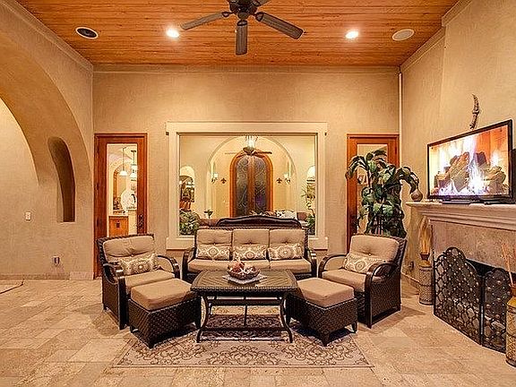 5th image of 305 Bella Montagna Cir