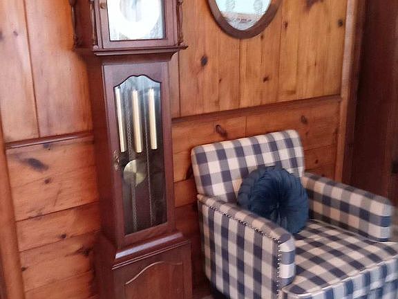 Living/dining area