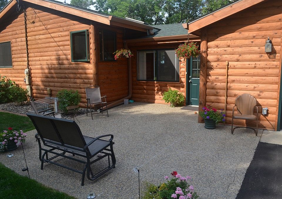 Front Entry-Patio