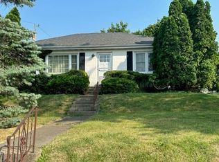 2495 Pearl St, Dubuque, IA 52001