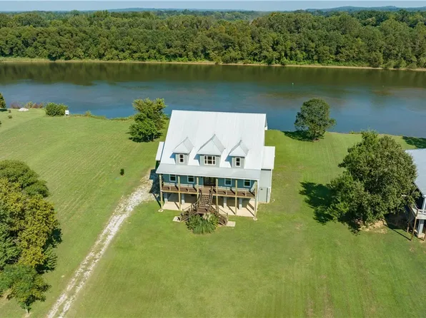 13647 Riverbend Road, Moundville, AL 35474