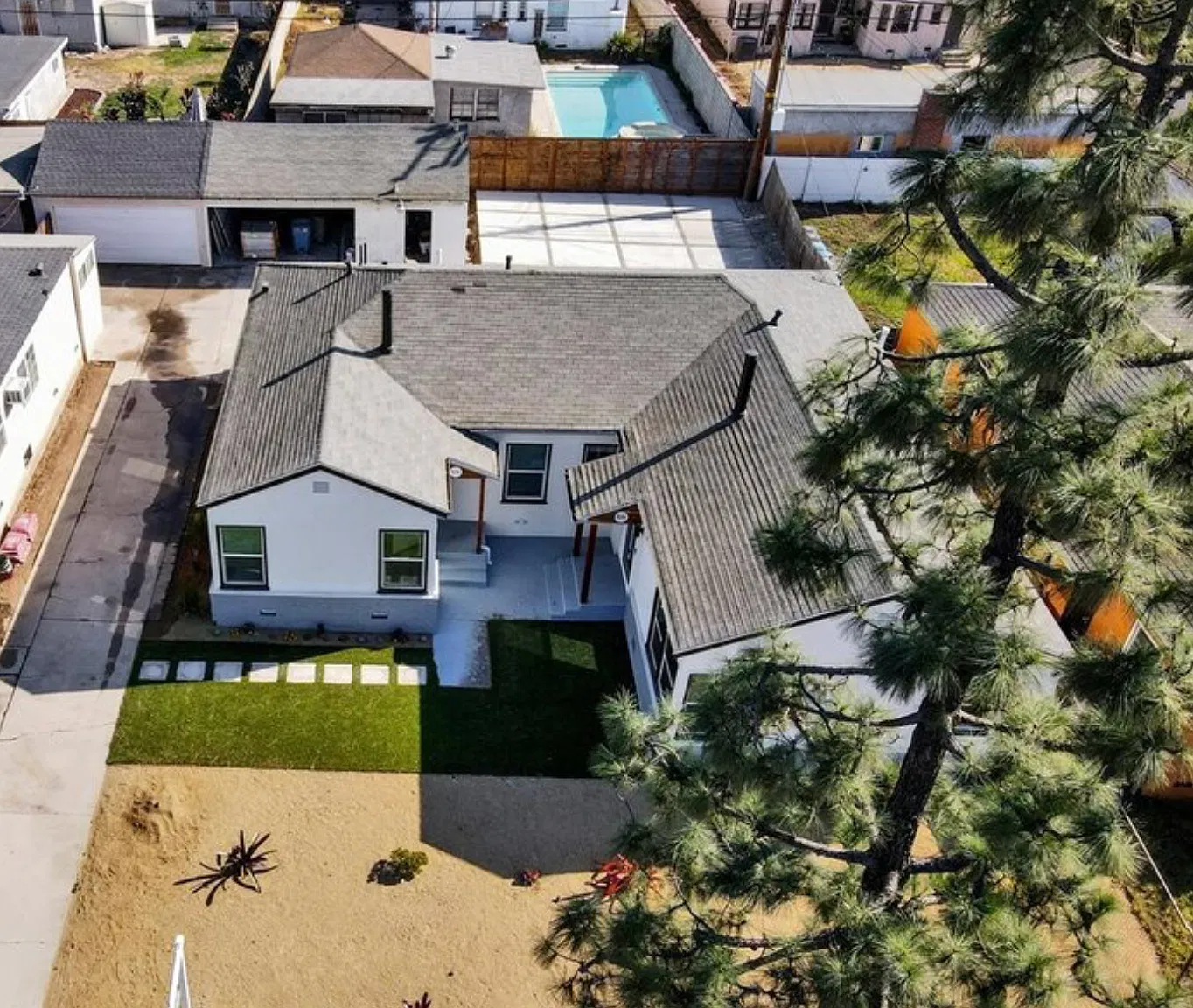 9126 Crenshaw Blvd — Photo 2