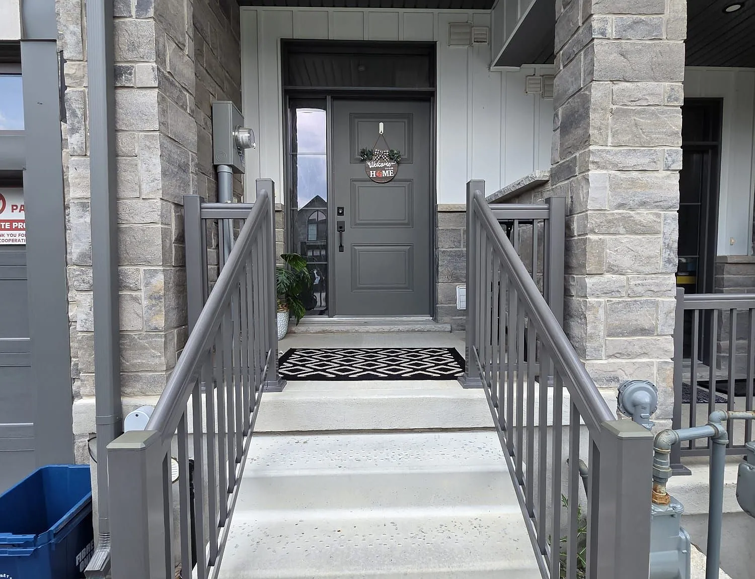 3 bed, $2,599 — Photo 2