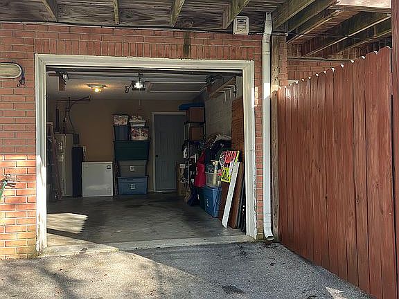 5th image of 251 Hunter Hills Cir APT 2