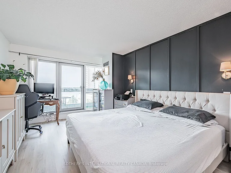 10 Yonge St #1012 — Photo 14
