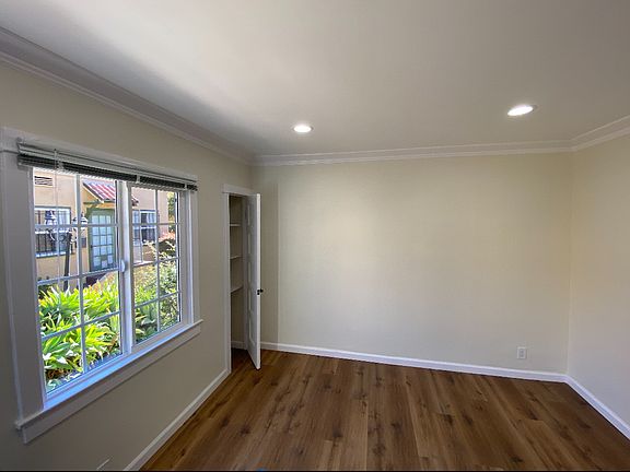 4th image of 4611 1/2 Ambrose Ave #4609