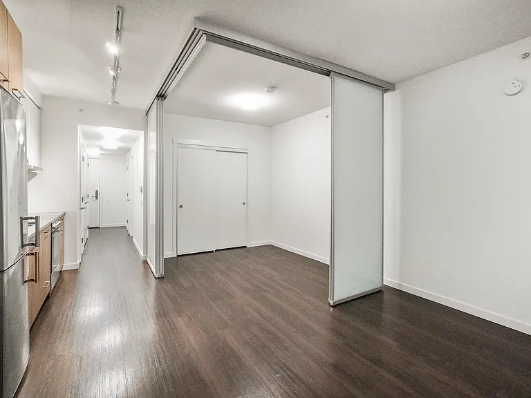 183 Georgia St E — Photo 101