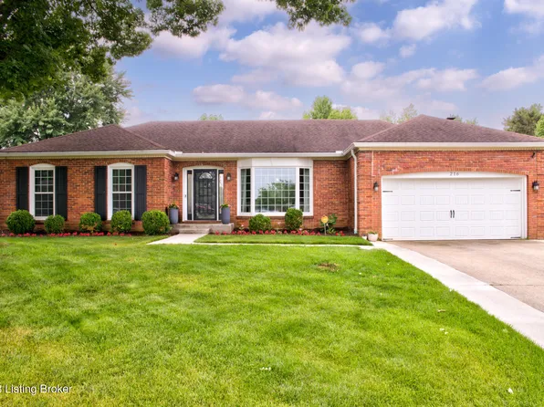 216 Kinnaird Ln, Douglass Hills, KY 40243