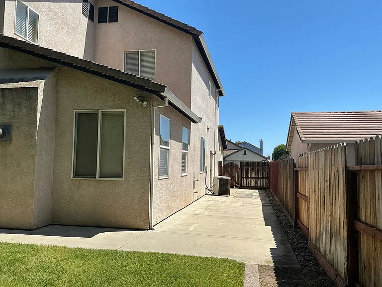 2023 Lauritson Ln — Photo 18
