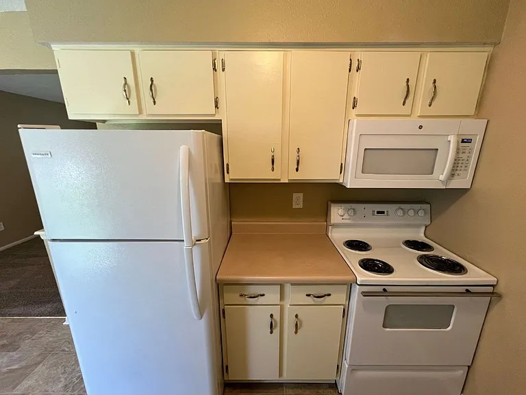 201 NE Westwind Dr #A — Photo 7