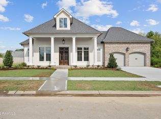 301 Rue De La Rochelle, Broussard, LA 70518