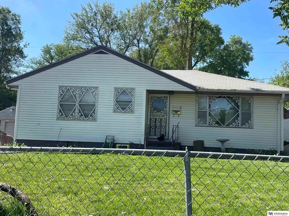 4475 Ellison Ave, Omaha, NE 68111