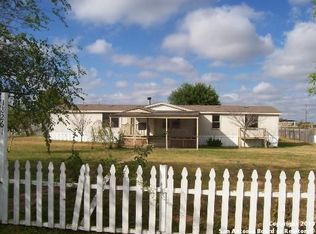 18261 Jackel Rd, Von Ormy, TX 78073