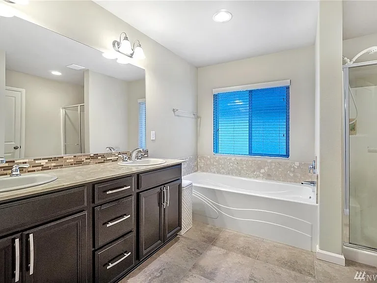 8935 Corona St NE — Photo 10