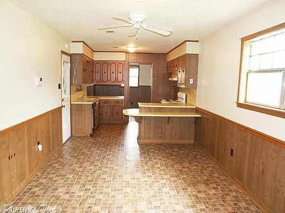 3rd image of 122 Jawanda Ln