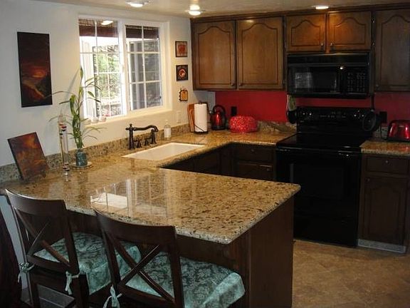 2nd image of 4925 Calle Cumbre