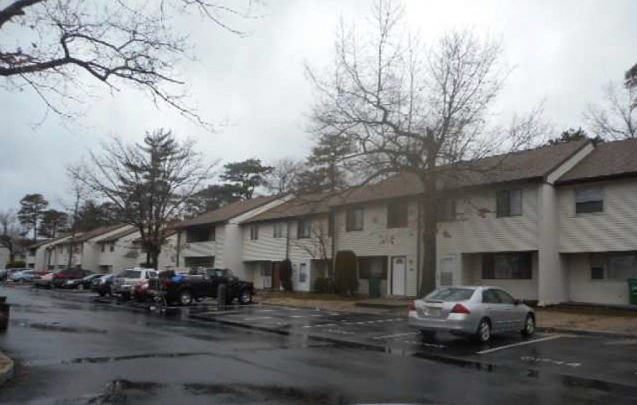 2nd image of 2460 Arbor Ct