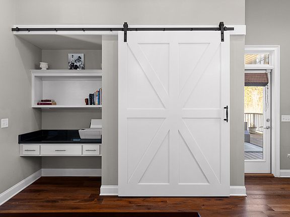 3rd image of 309 Maple Grove Ln