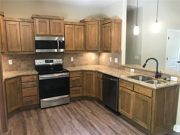 5th image of 7 Whitfield Ln