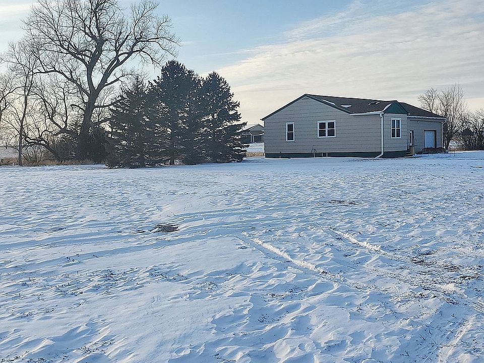 2nd image of 1401 S Main St