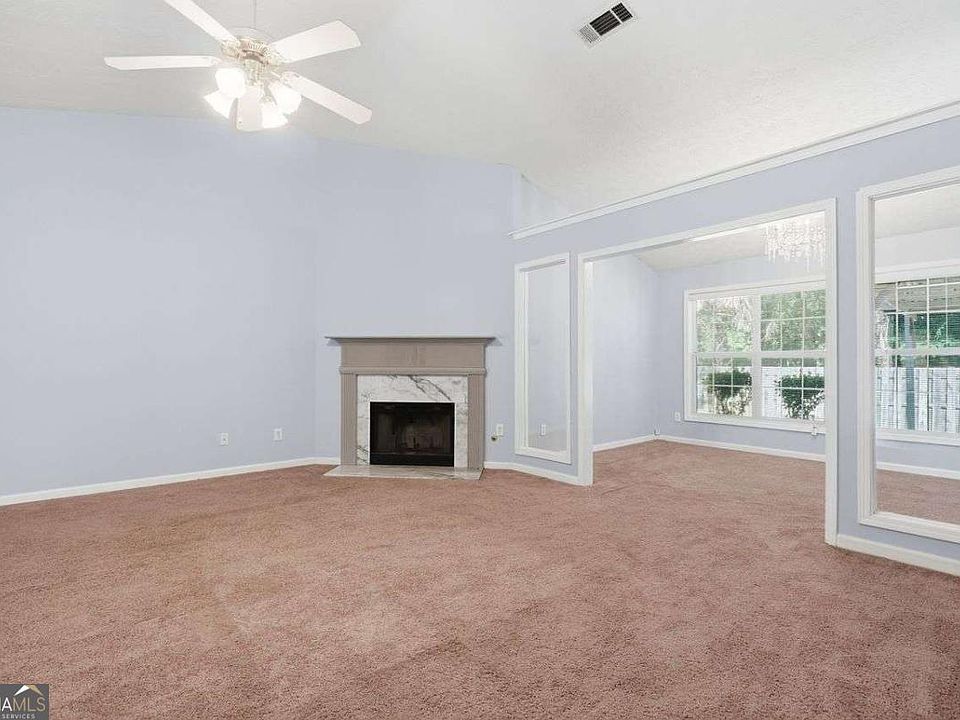 7th image of 540 Sterling Hill Dr