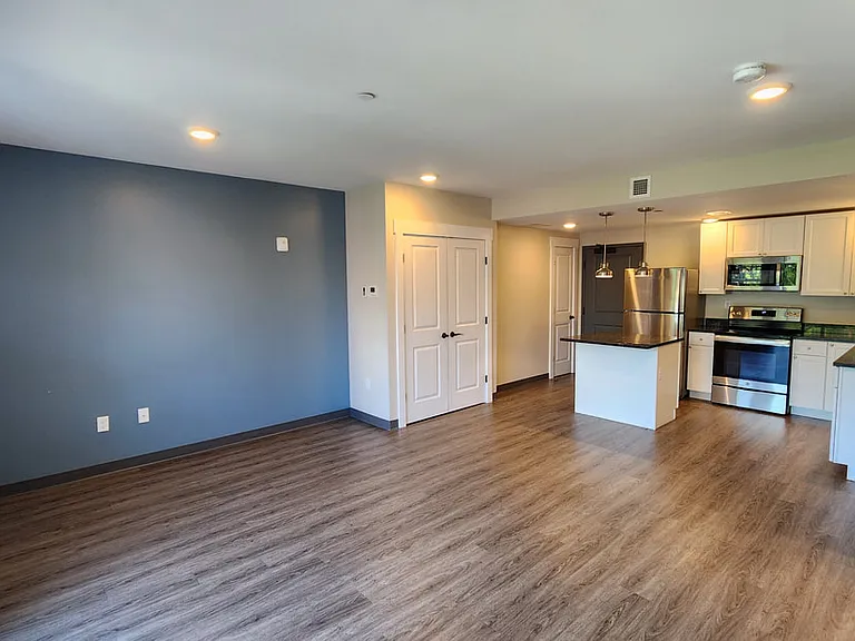 Foster's Place — Photo 27